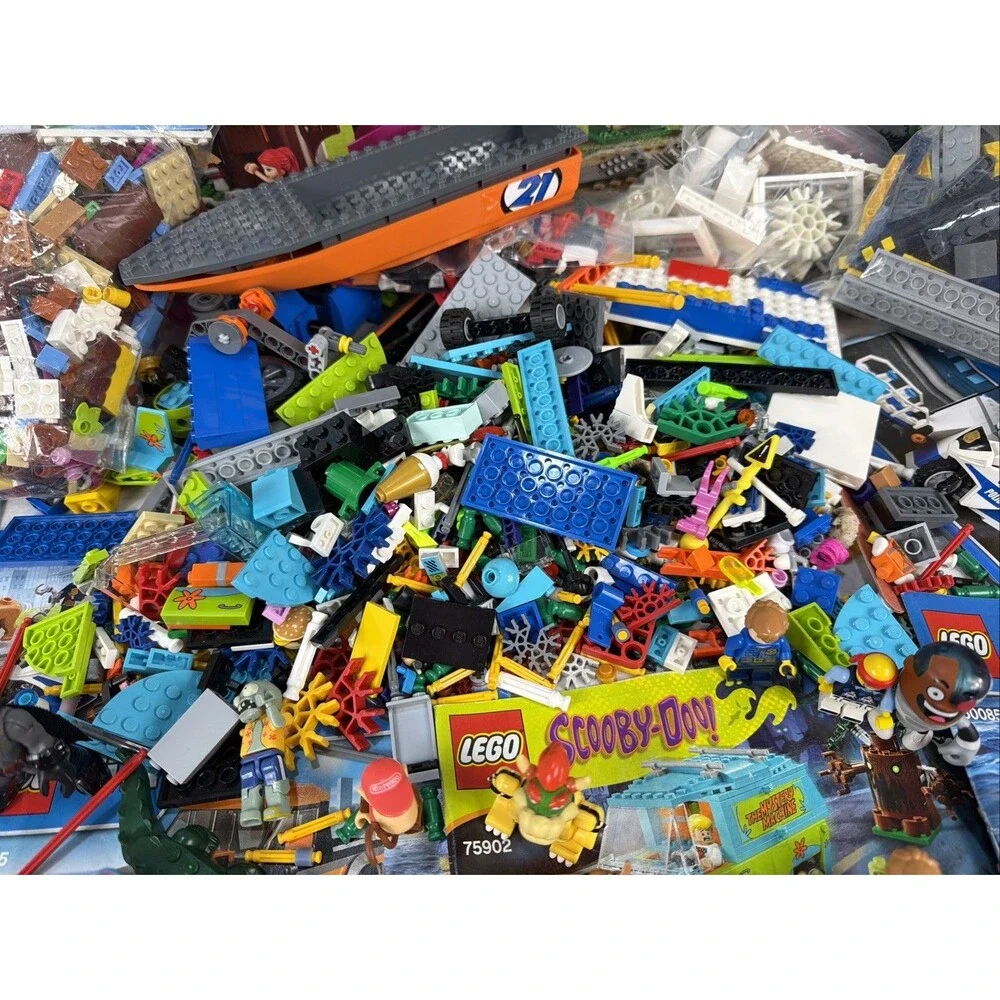 LEGO LOT-Sets (Lego City, Scooby-Doo, Friends Friendship Tree House etc) RETIRED